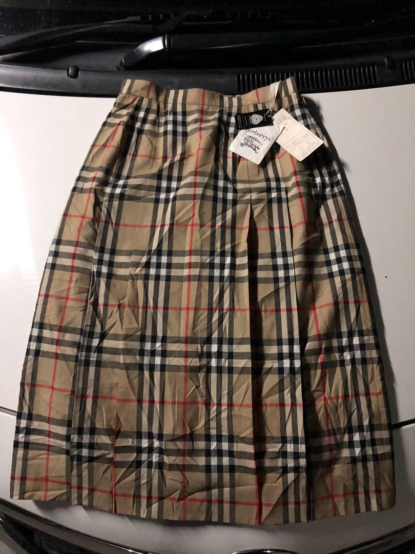 Deadstock!!! vintage burberry nova check skirt, Women's Fashion