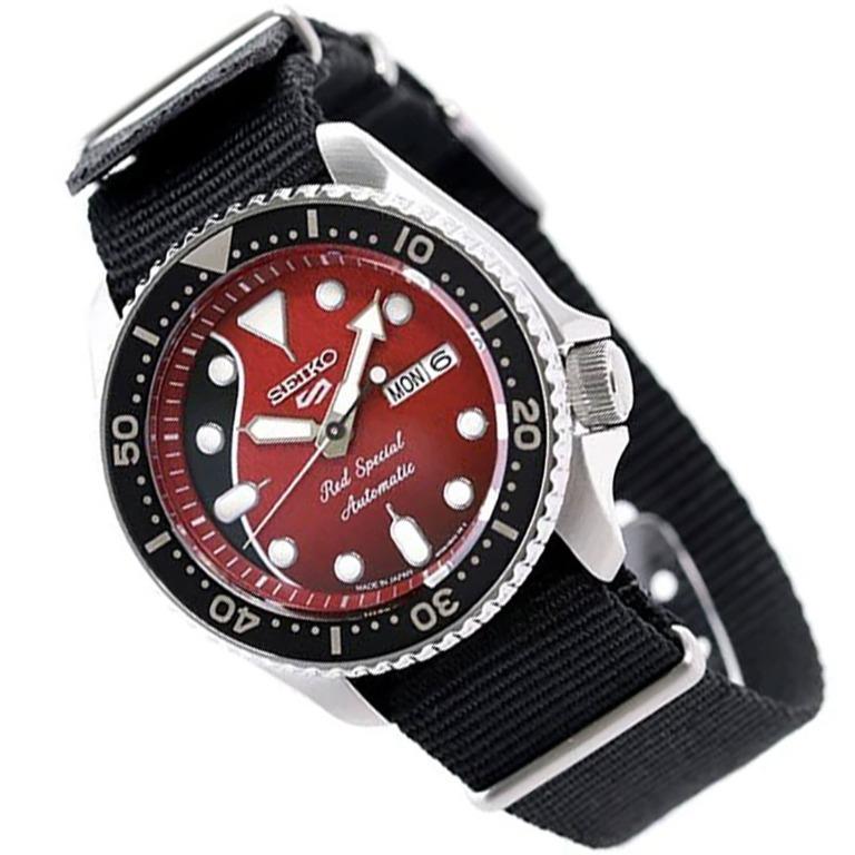 Limited Edition Seiko 5 Red Special Brian May Queen Sports Watch Srpe83k1 Srpe83 W International Warranty Men S Fashion Watches On Carousell