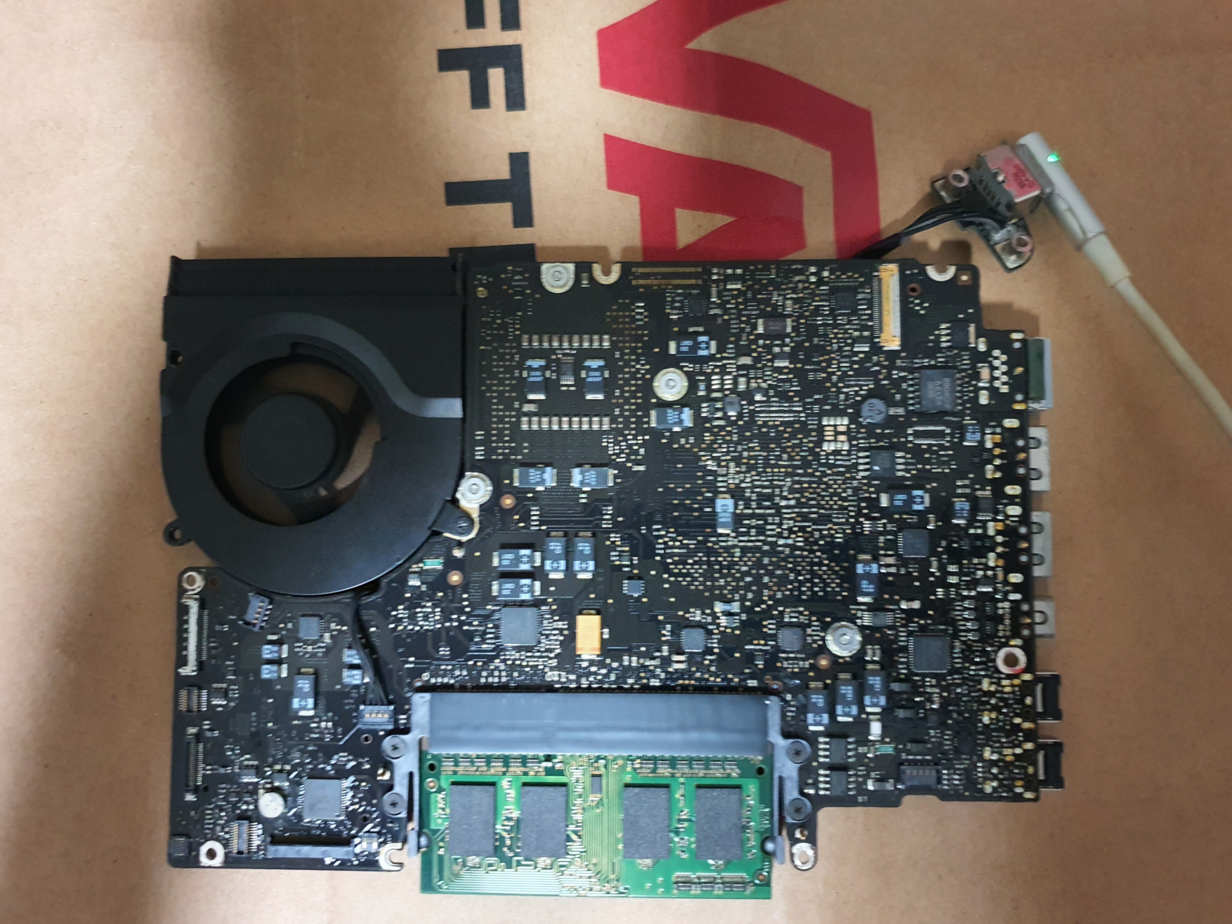 Macbook a1278 logic board, Computers & Tech, Laptops & Notebooks on