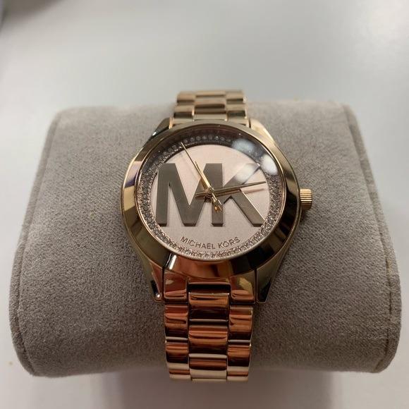 mk3549 watch