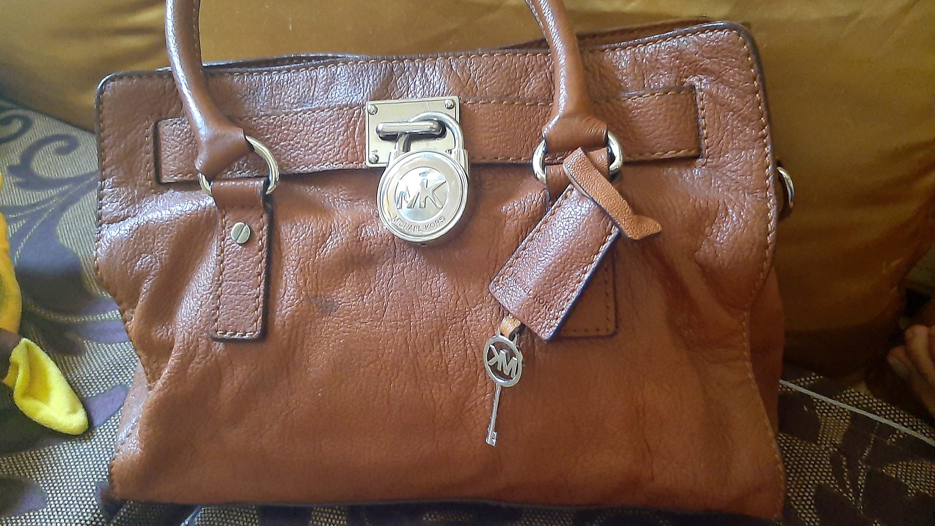MK Michael Kors Bag Hamilton Small, Women's Fashion, Bags & Wallets, Tote  Bags on Carousell