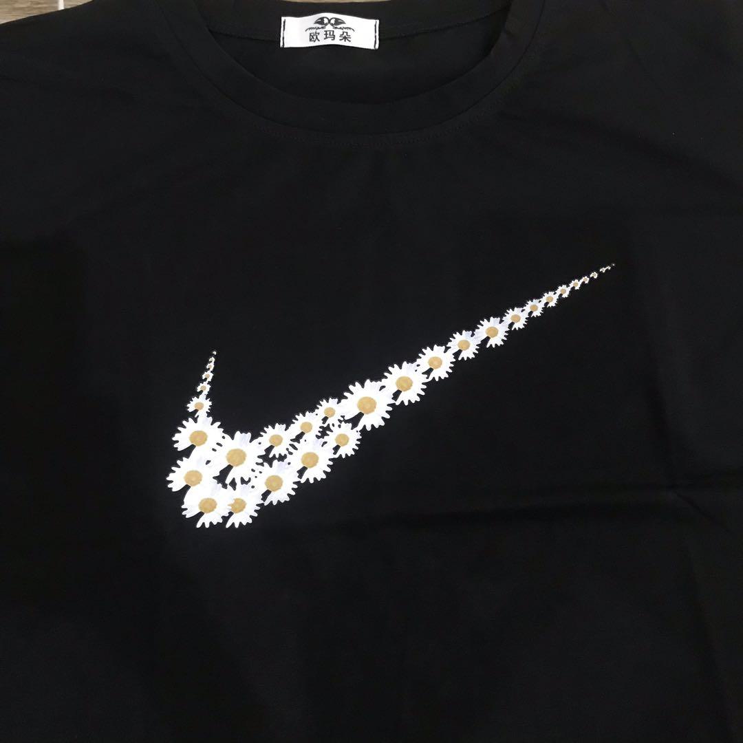 Nike Daisy Tee