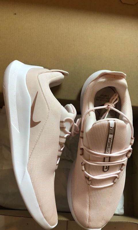 womens nike light pink shoes