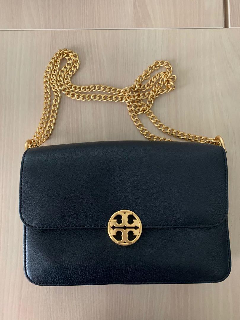 Chelsea wristlet hotsell pouch tory burch