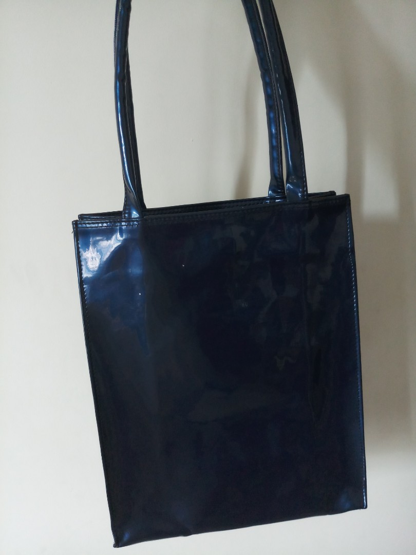 #Hello2023 Tas biru, Fesyen Wanita, Tas & Dompet di Carousell