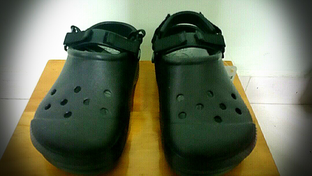 custom crocs shoes