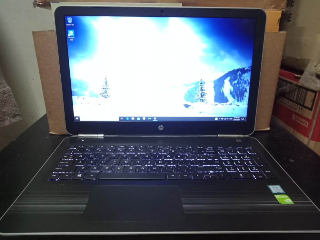 Hp Pavilion 15 Au102tx Laptop Computers And Tech Laptops And Notebooks On Carousell 5547