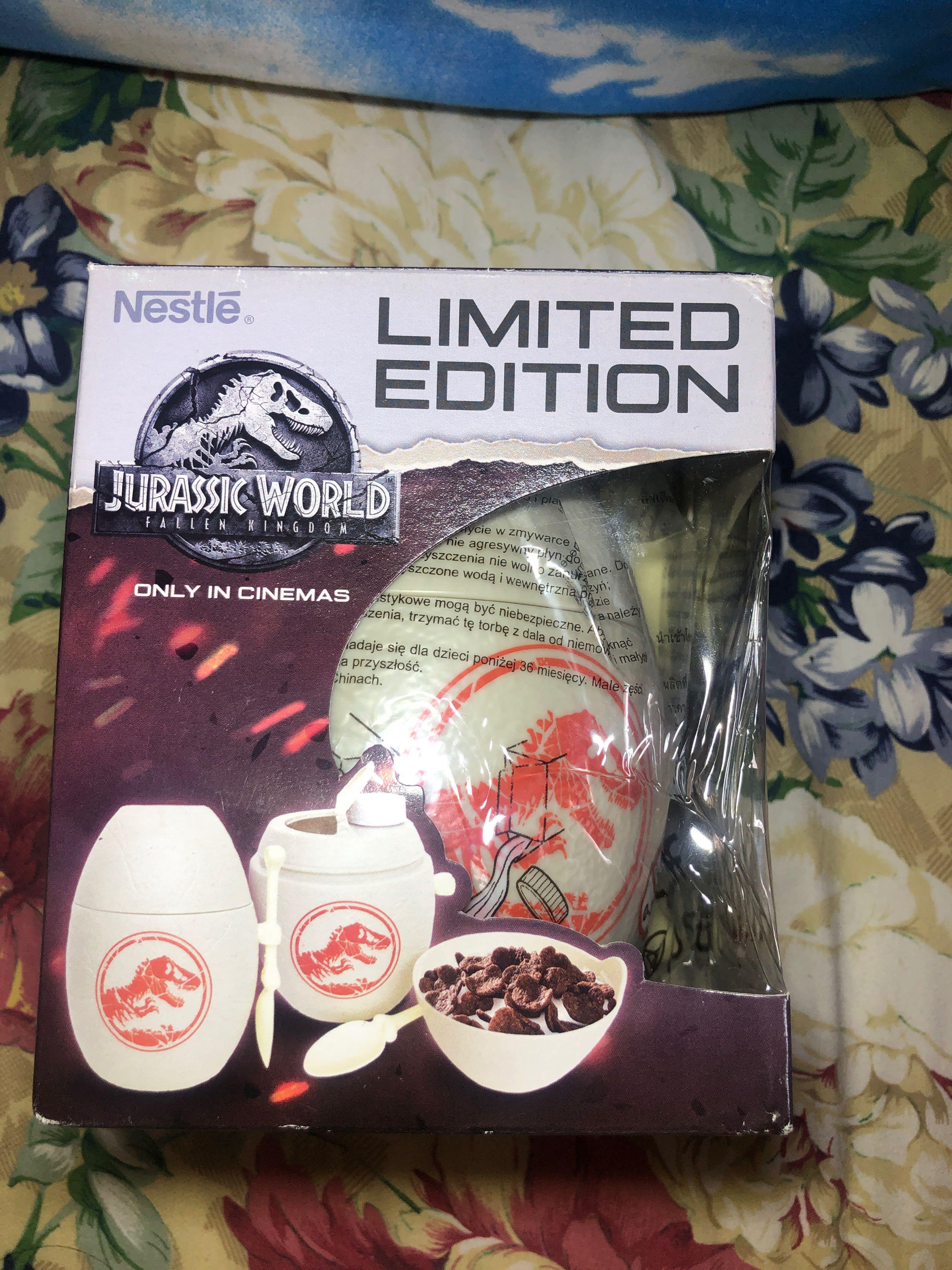 Jurassic World Dinosaur Egg Cereal & Milk Container