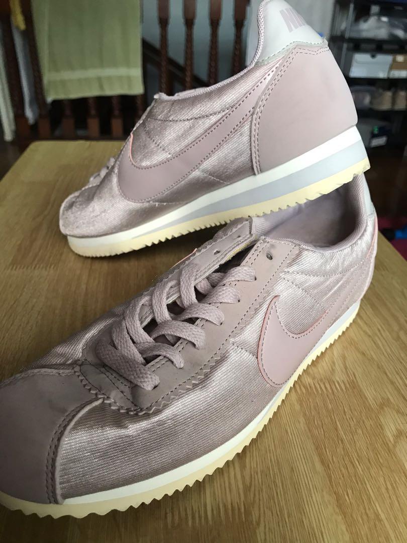 nike cortez salmon pink