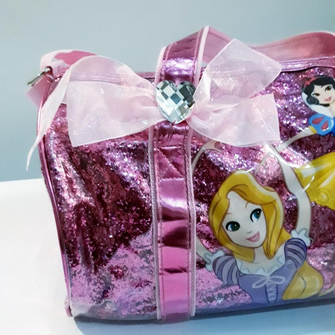 Princess Duffle bag (Category: Diaper Bags & Wetbags) located in Quezon City. Submitted by hanap_kayu (Listing ID 1007868176, Image 3). Description: #caroswitch #maynewbie Pretty Pink Dufflebag with slight damages..