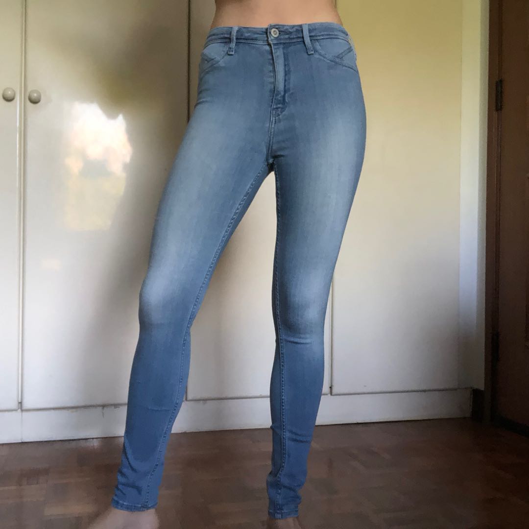 Hollister light deals wash jeans