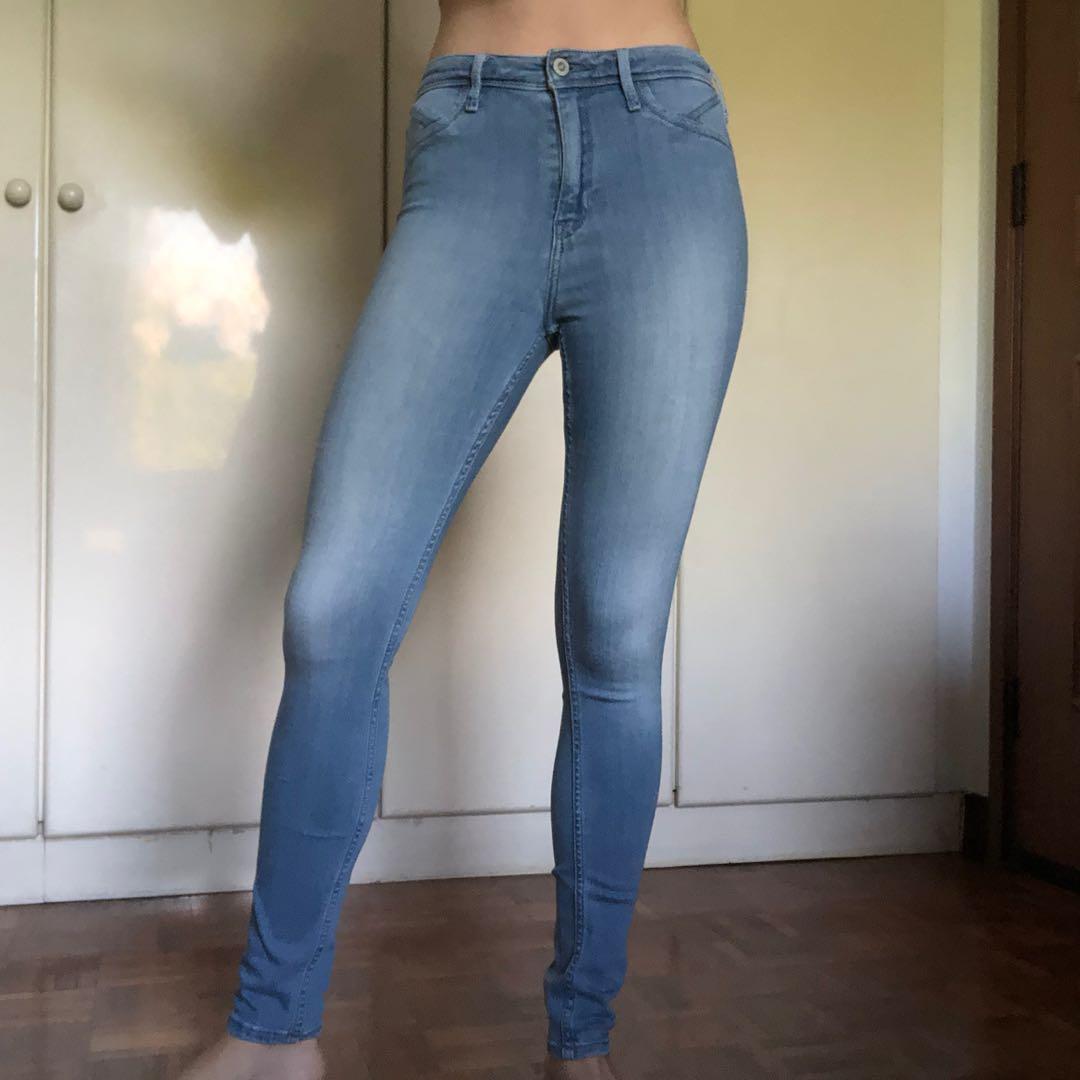 hollister jeans short length