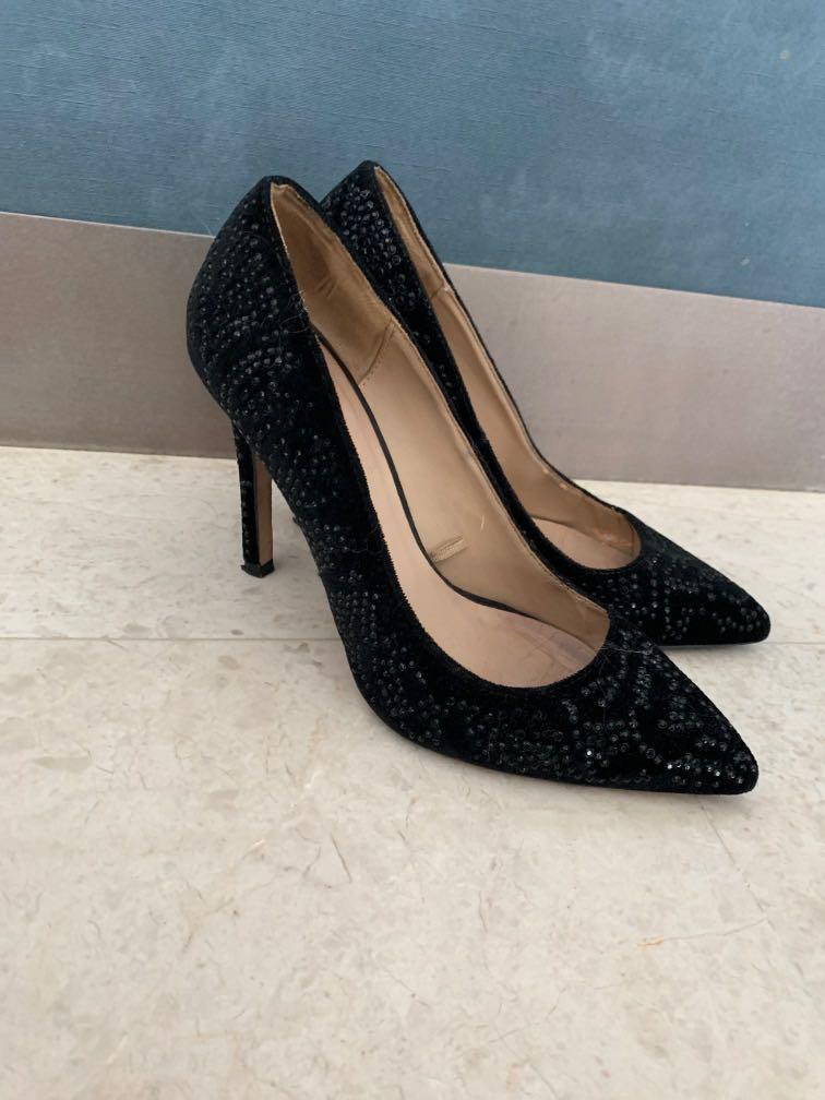 sale 👠Zara black suede beaded heels 