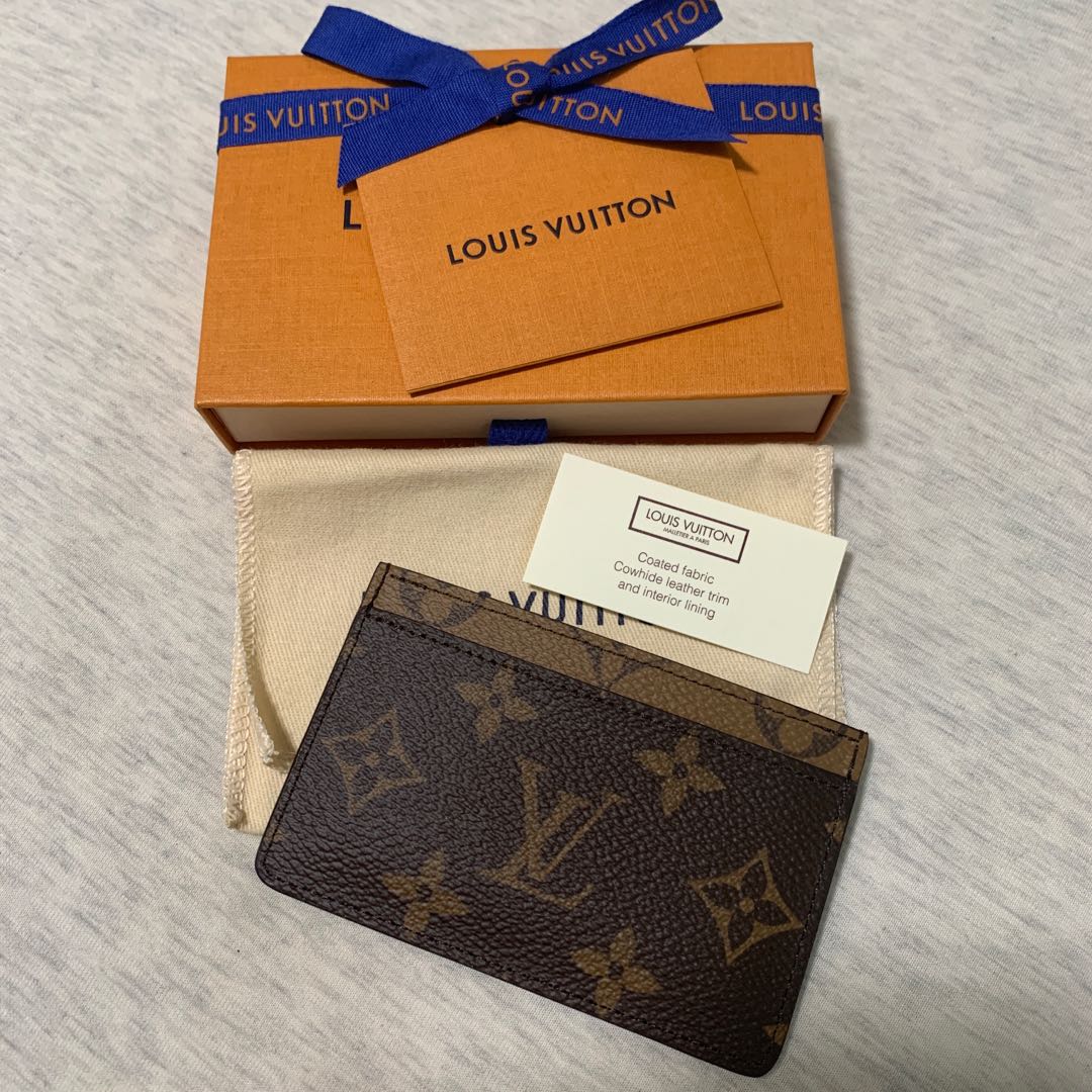 100% authentic Louis Vuitton Card Holder in Reverse Monogram