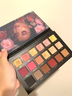 （分類：）位於 。 由 cosmeticsabeautymall 提交（商品編號 1007973159，圖片 1）。簡介： 。
