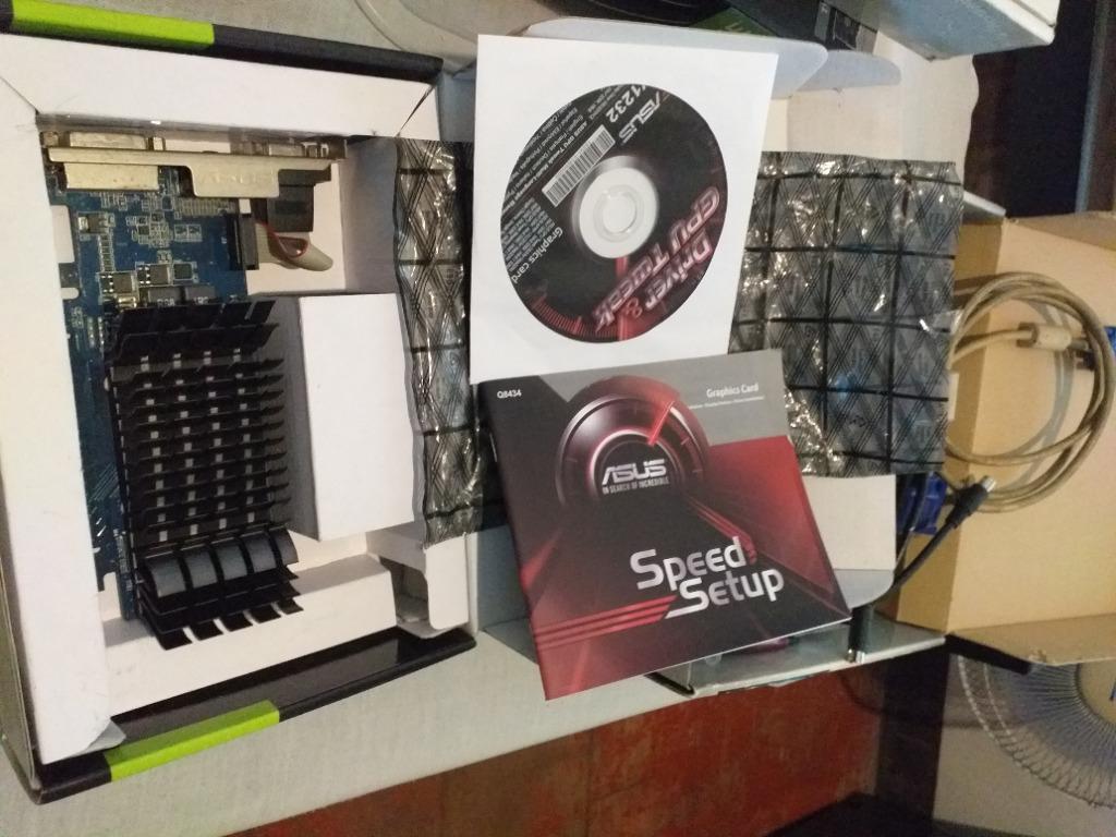 Asus EN210 1GBDDR3 64bit Video Card w/ Box, Manual & Driver CD