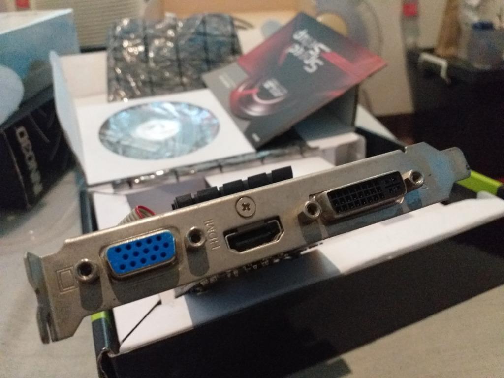 Asus EN210 1GBDDR3 64bit Video Card w/ Box, Manual & Driver CD