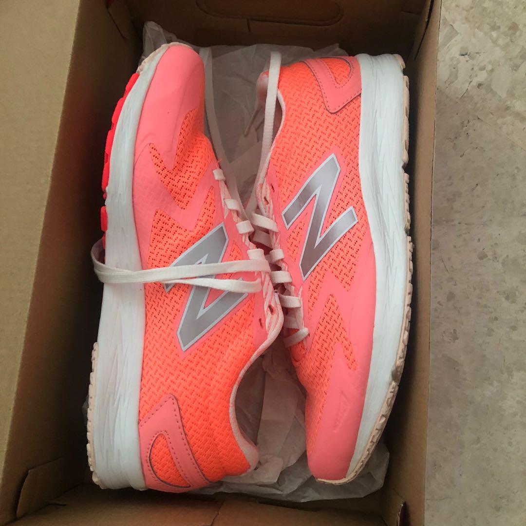 new balance pink running shoes