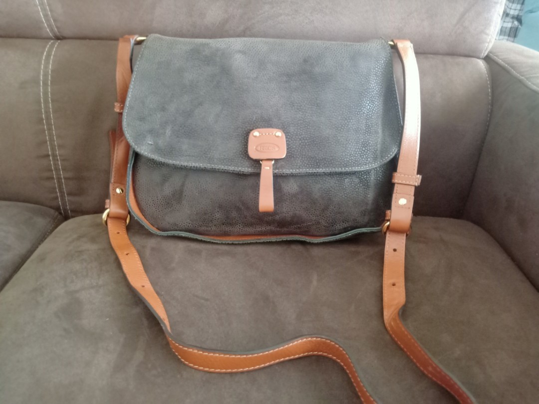 Brics sling shop bag
