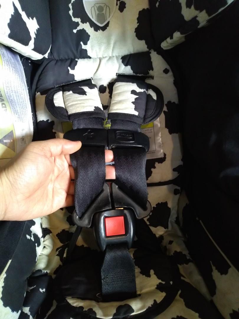 Britax Chaperone Infant Car Seat (Category: Car Seats) located in Manila. Submitted by ziogrey (Listing ID 1008022524, Image 3). Description: True Side Impact Protection offers a head restraint creating an extra layer of energy-absorbing foam, keeping the head, neck and spine “in true” or aligned, and deep side walls lined with energy-absorbing foam to distribute crash forces, shield from vehicle intrusion, and contain the head, neck and body Tan