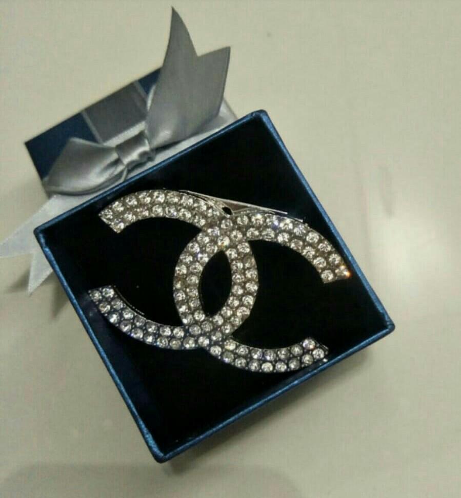 Chanel Big Brooch Silver, Women's Fashion, Jewelry & Organisers, Brooches  on Carousell