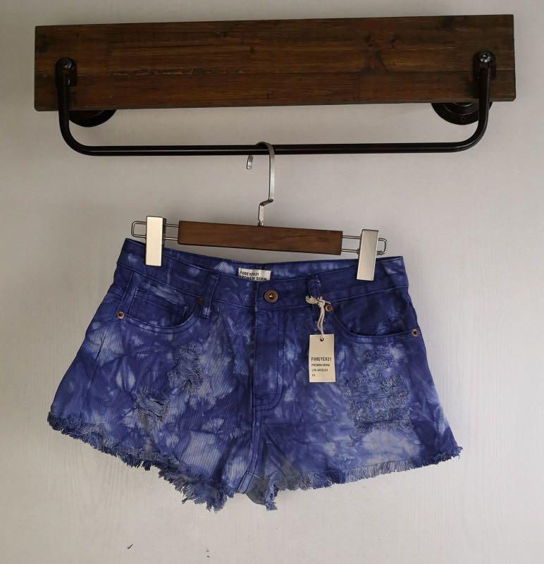 F21 Forever 21 Tie Dye Batik Shorts (Category: Shorts) located in Manila. Submitted by jpm317 (Listing ID 1008113819, Image 2). Description: F21 Forever 21 Tie Dye Batik Shorts Available in Blue and Pink color Size 24, 25 and 26 Factory Overruns Summer Look .