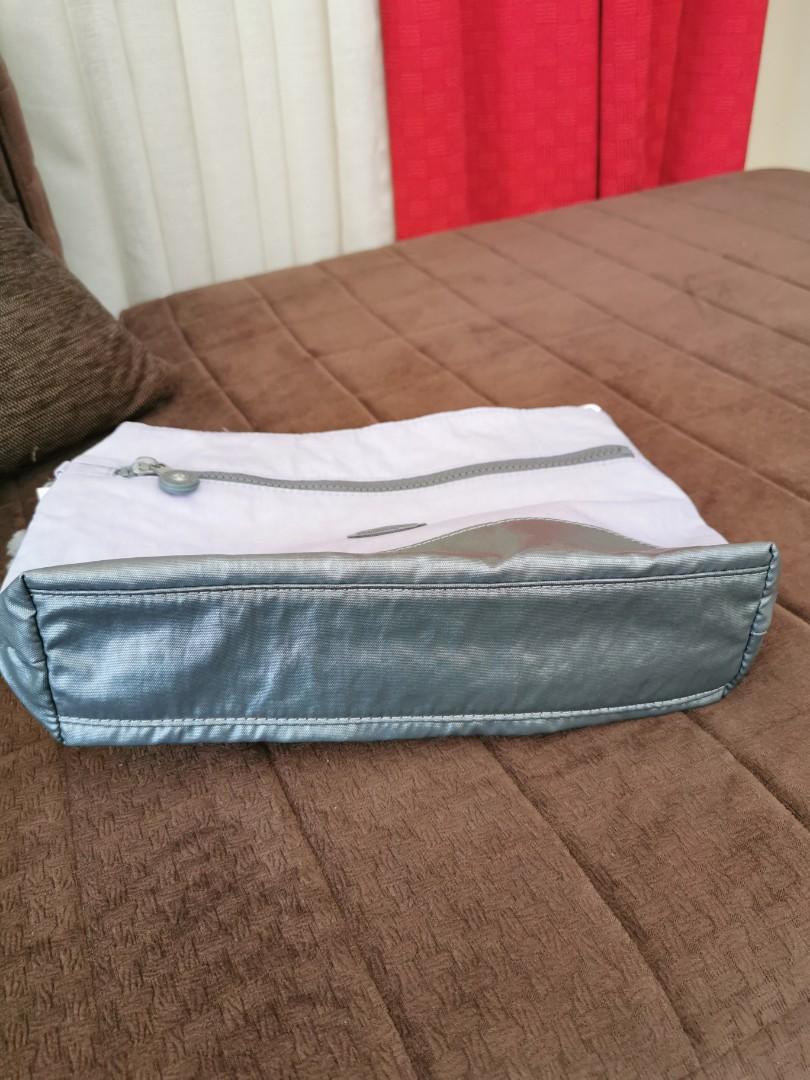 Kipling (Category: Purses & Pouches) located in Baliuag. Submitted by le.primabagsph (Listing ID 1008007793, Image 3). Description: Authentic 101 % BRANDNEW WITH TAGS PALUGI SALE ❤️❤️❤️.