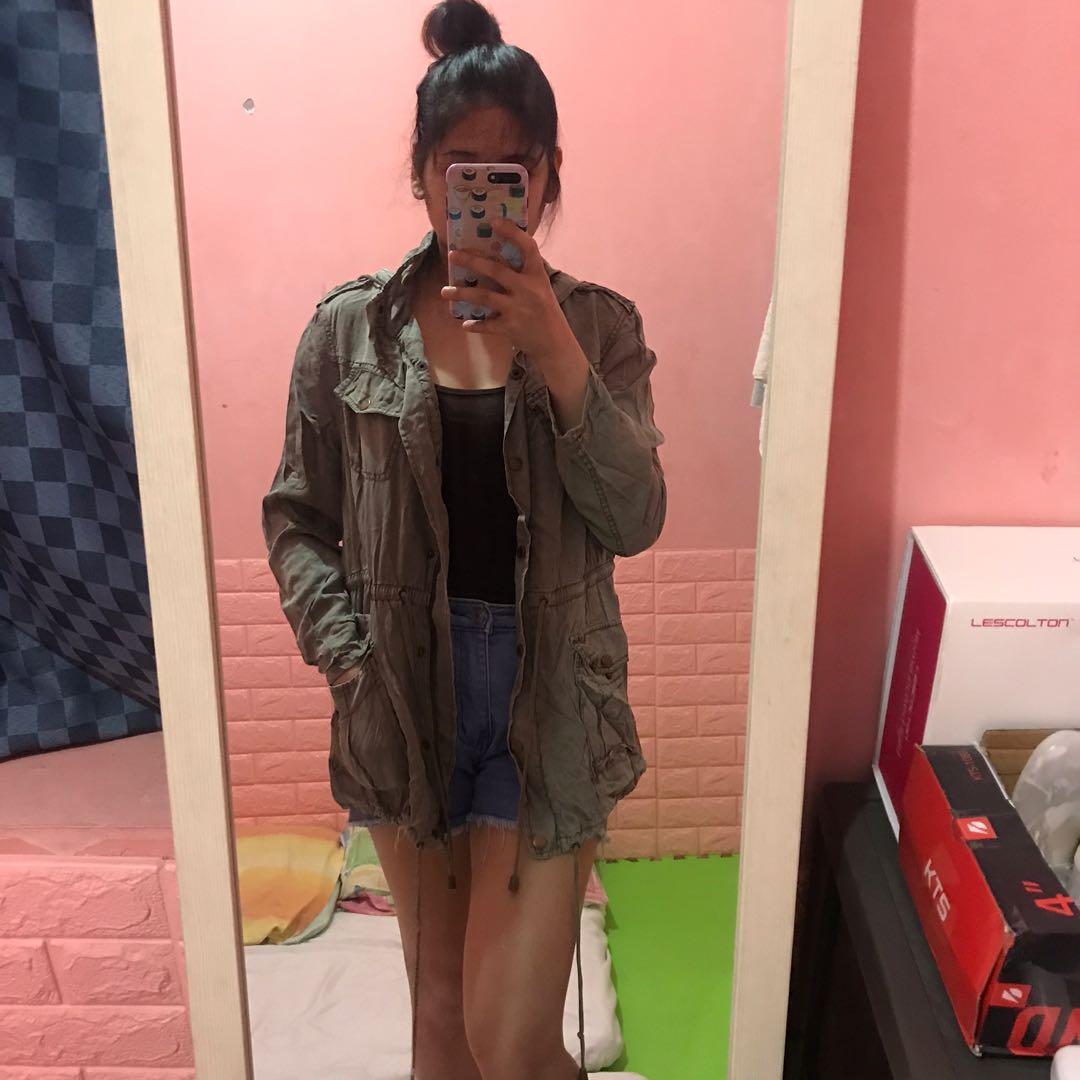 Light army green parka jacket hoodie 