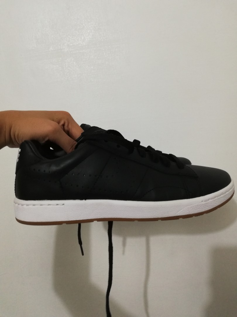 nike tennis classic women's