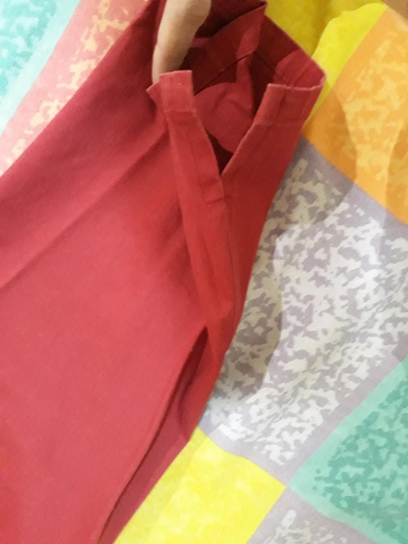 ORIGINAL Giordano Red Vintage Pants (Category: Other Bottoms) located in Paranaque City. Submitted by merlindel (Listing ID 1008086020, Image 3). Description: - fits size M but can be adjusted to fit S. ideal for millennials and genZs who loves to play around the throwback looks. - perfect for office or formal attire, too!.