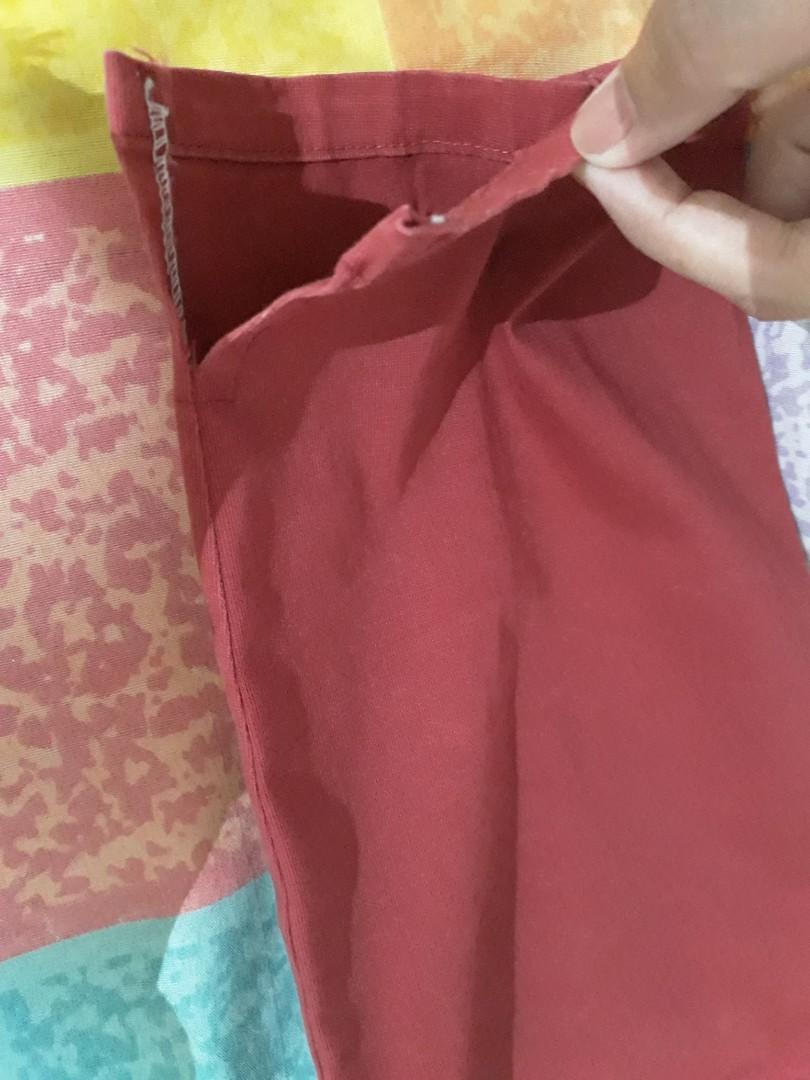 ORIGINAL Giordano Red Vintage Pants (Category: Other Bottoms) located in Paranaque City. Submitted by merlindel (Listing ID 1008086020, Image 2). Description: - fits size M but can be adjusted to fit S. ideal for millennials and genZs who loves to play around the throwback looks. - perfect for office or formal attire, too!.