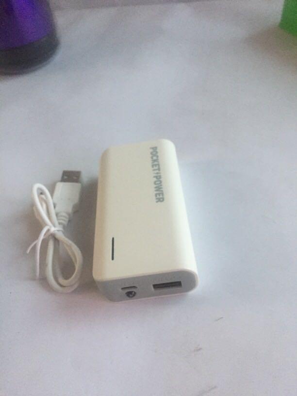 power bank (pocket power battery) (Category: Chargers) located in Pasay City. Submitted by redgiftshop (Listing ID 1008066648, Image 3). Description: 4000mAh works with any car or wall charger charges your smartphone 2 full times product directly brought in US product code: B- Joana.
