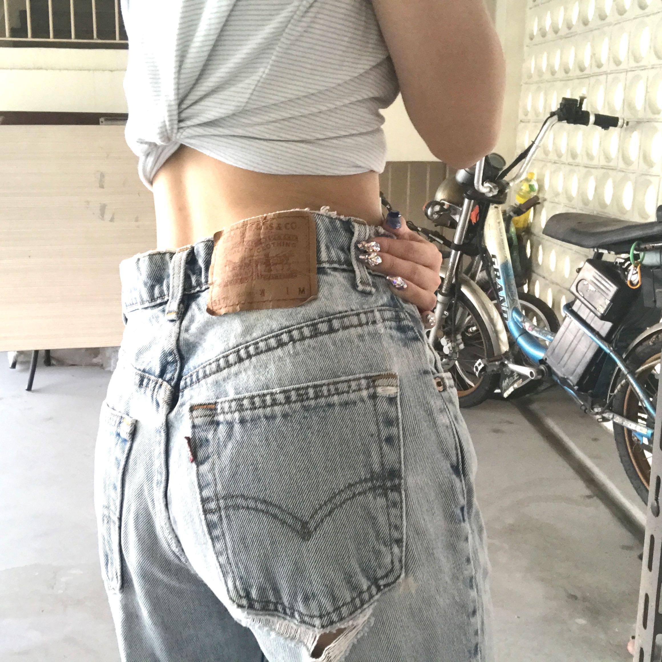 Levis bum store ripped jeans