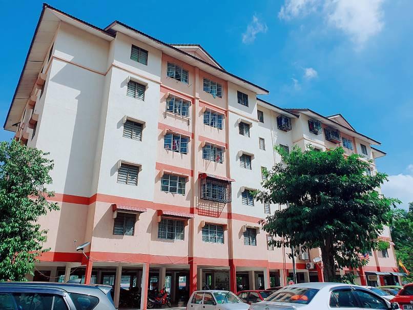Wts Tingkat 1 Flat Pkns Seksyen 7 Shah Alam Property For Sale On Carousell