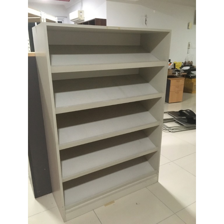 Slanted 2025 shelf display