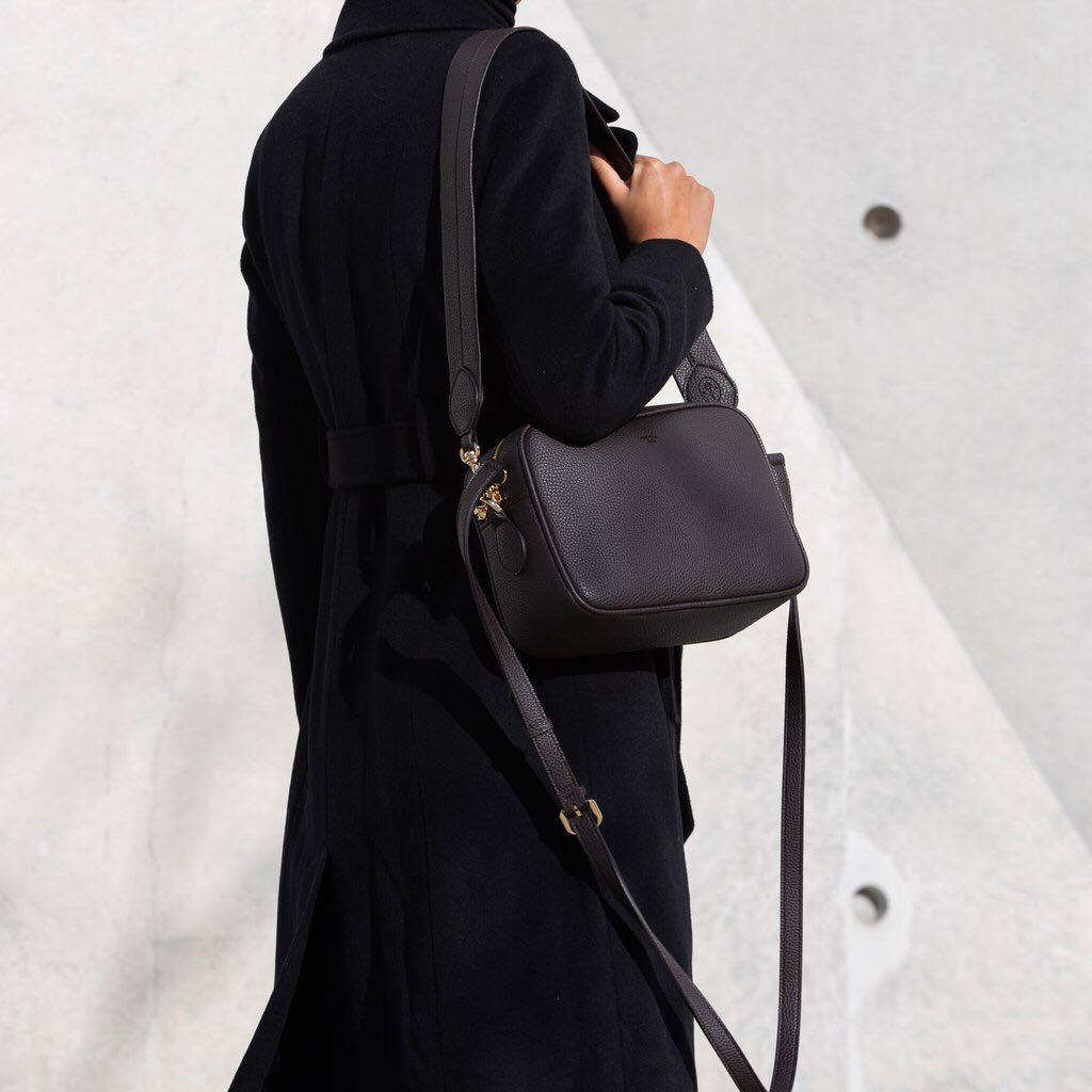 Angela Roi Grace Crossbody In Olive Women S Fashion Bags Wallets Cross Body Bags On Carousell