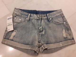 (Category: ) located in . Submitted by bric-brac (Listing ID 1008359900, Image 1). Description: .