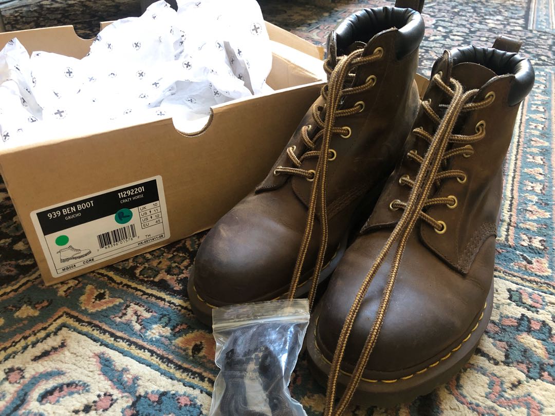 Docmart doctor dr martens 939 crazy horse Fesyen Pria Sepatu Sepatu Boot di Carousell