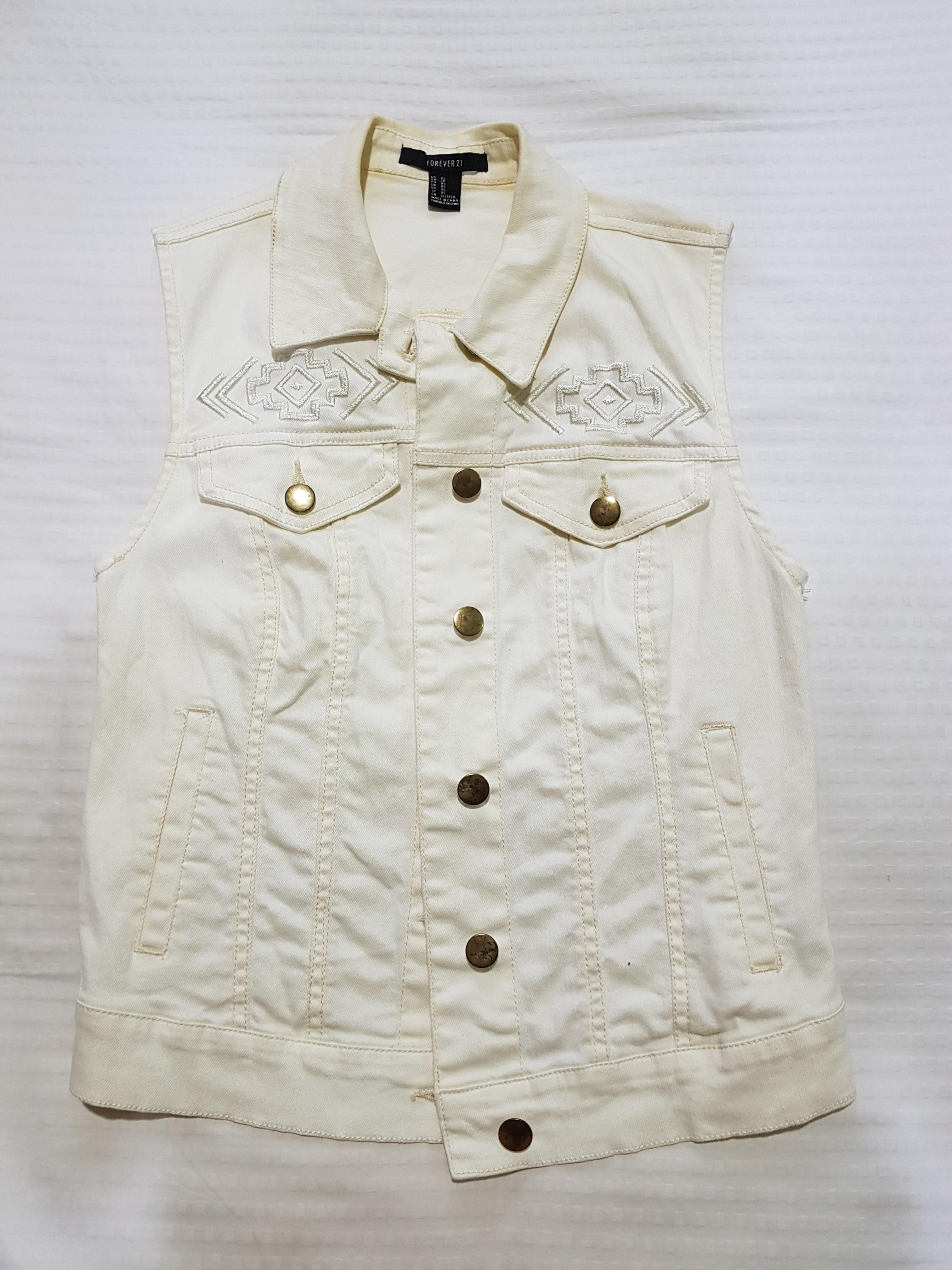 Forever 21 white cream tribal denim jean vest CarouRaya2020