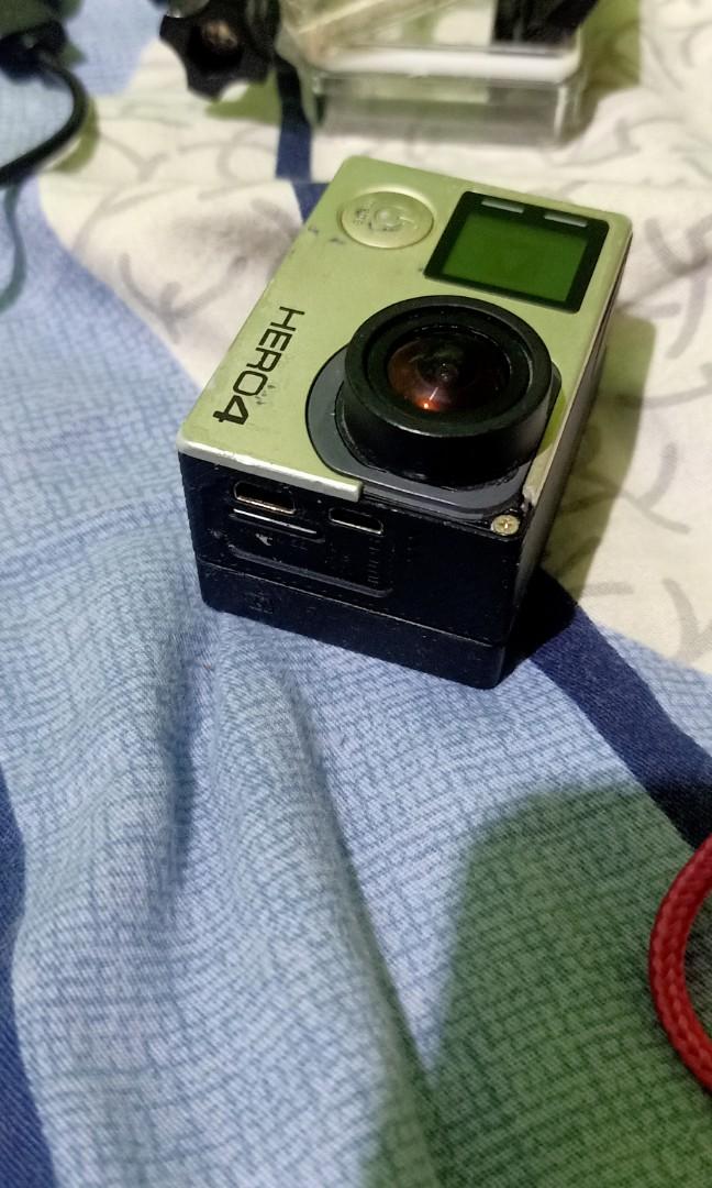 Go pro hero 4 black (Category: Gimbals & Stabilizers ) located in Santiago. Submitted by tominez50 (Listing ID 1008236619, Image 1). Description: good performance. with screen na din issue kita sa pic sa side. negotiable.