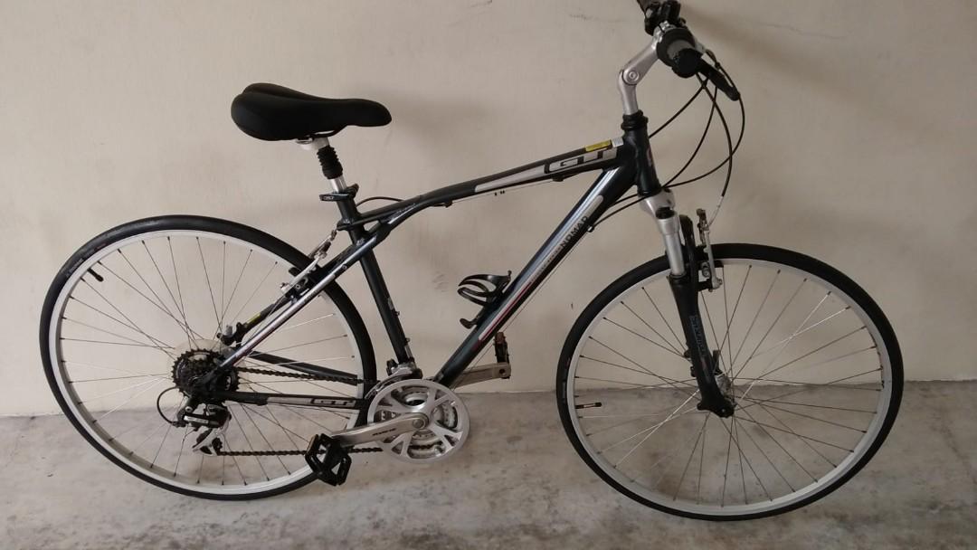 Gt nomad hybrid bike on sale