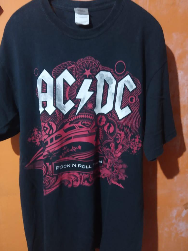 Kaos Band Acdc Original Fesyen Pria Pakaian Atasan Di Carousell