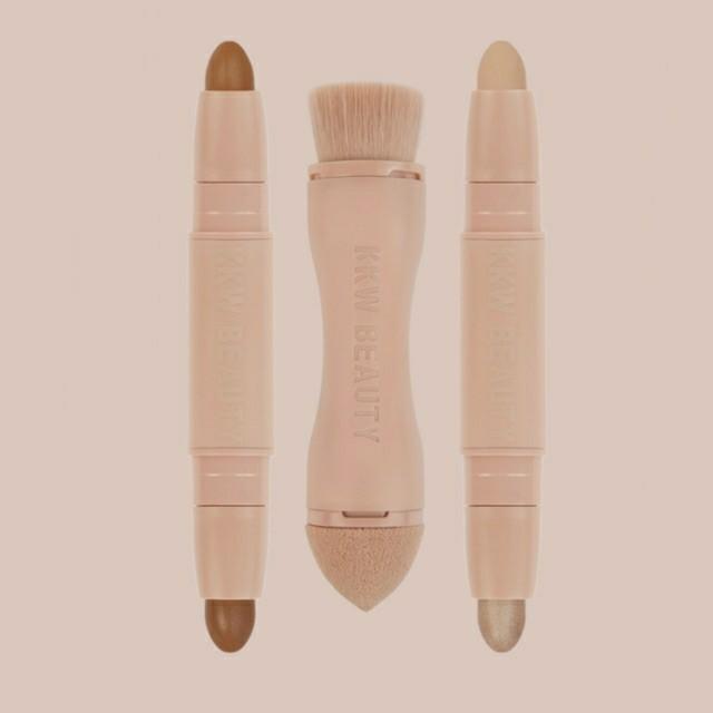 KKW Creme Contour and Higlight Kit (Category: Makeup) located in Bacoor. Submitted by sneakypics.ph (Listing ID 1008384804, Image 1). Description: *PRE-ORDER* - 100% AUTHENTIC from US!! - We have actual pictures po Waiting days for pre order is aroung ( 5 - 9 days) because of covid. If you have any questions feel free to pm me..