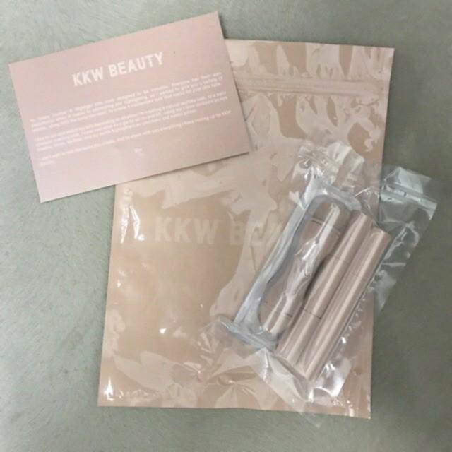 KKW Creme Contour and Higlight Kit (Category: Makeup) located in Bacoor. Submitted by sneakypics.ph (Listing ID 1008384804, Image 3). Description: *PRE-ORDER* - 100% AUTHENTIC from US!! - We have actual pictures po Waiting days for pre order is aroung ( 5 - 9 days) because of covid. If you have any questions feel free to pm me..