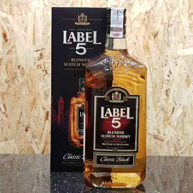 Label 5 Classic Black 700ml Blended Scotch Whisky, Makanan ...