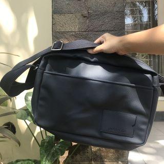 LACOSTE NAVY SLING BAG