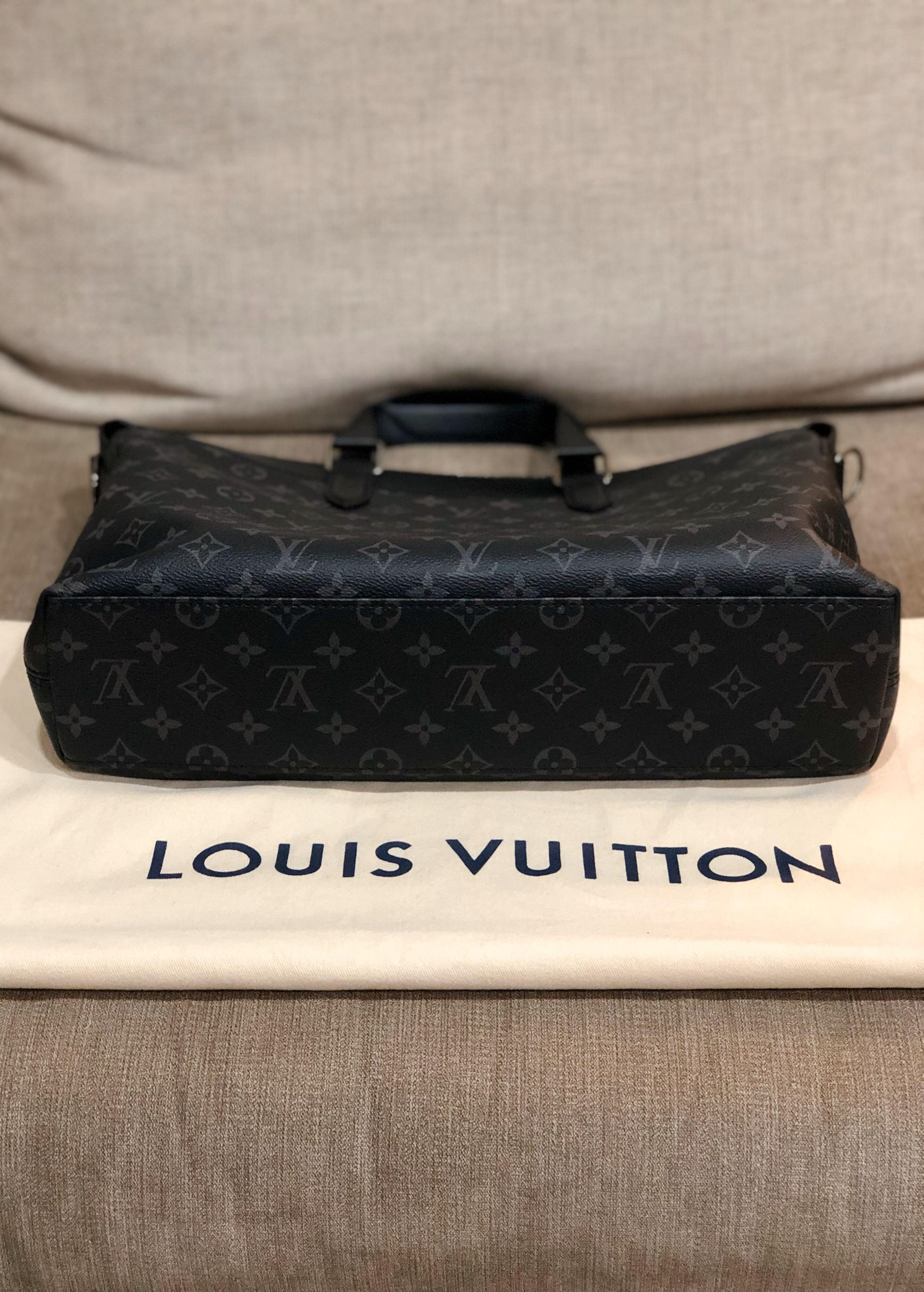 Pre-owned Louis Vuitton Monogram Eclipse Illusion Explorer Handbag