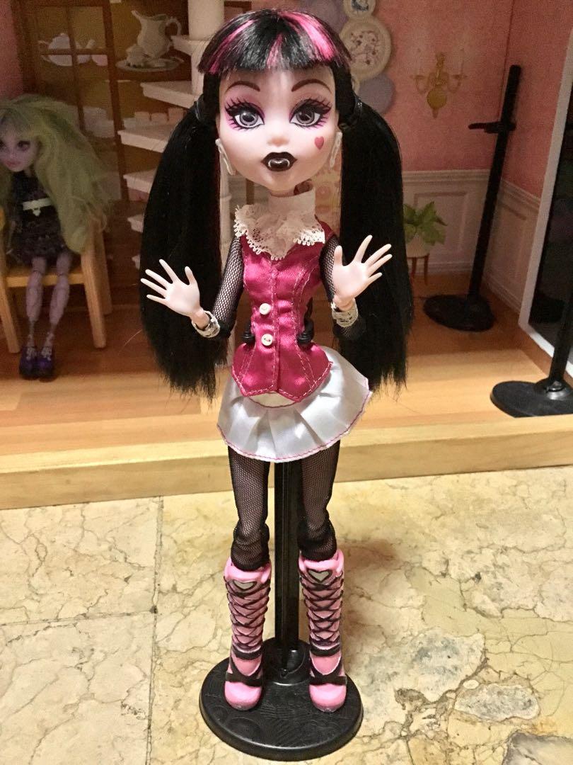 monster high draculaura basic