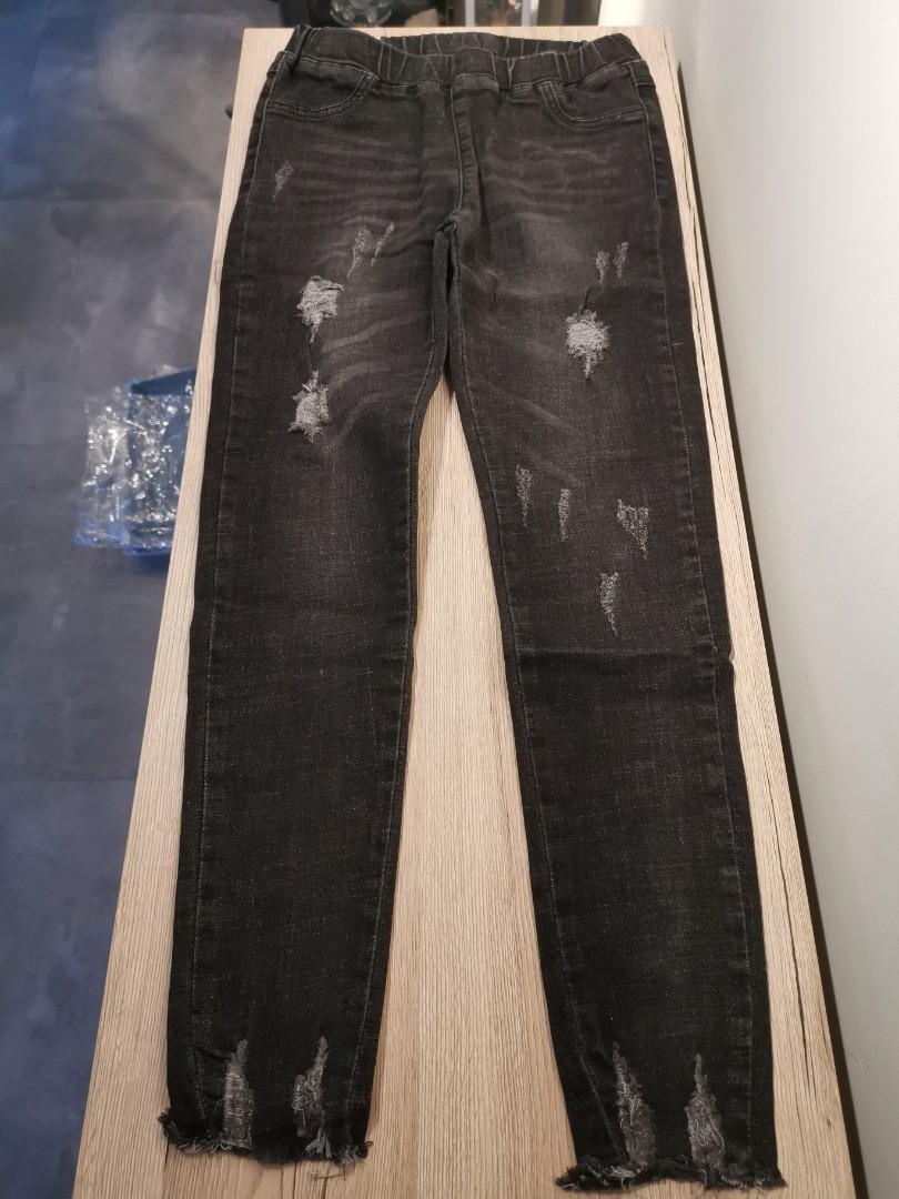 black ripped jegging jeans