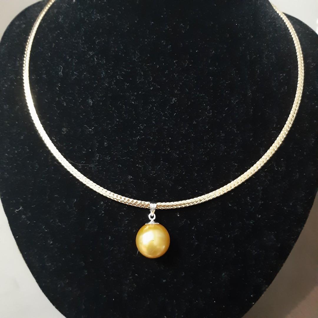 Omega necklace with clearance pendant